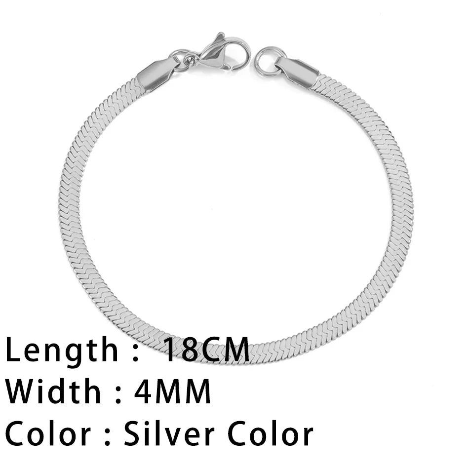  Discover timeless snake chain bracelets designed for women, featuring a trendy gold-plated stainless steel Cuban chain bracelet. Perfect for gifting to stylish women who appreciate quality jewelry.