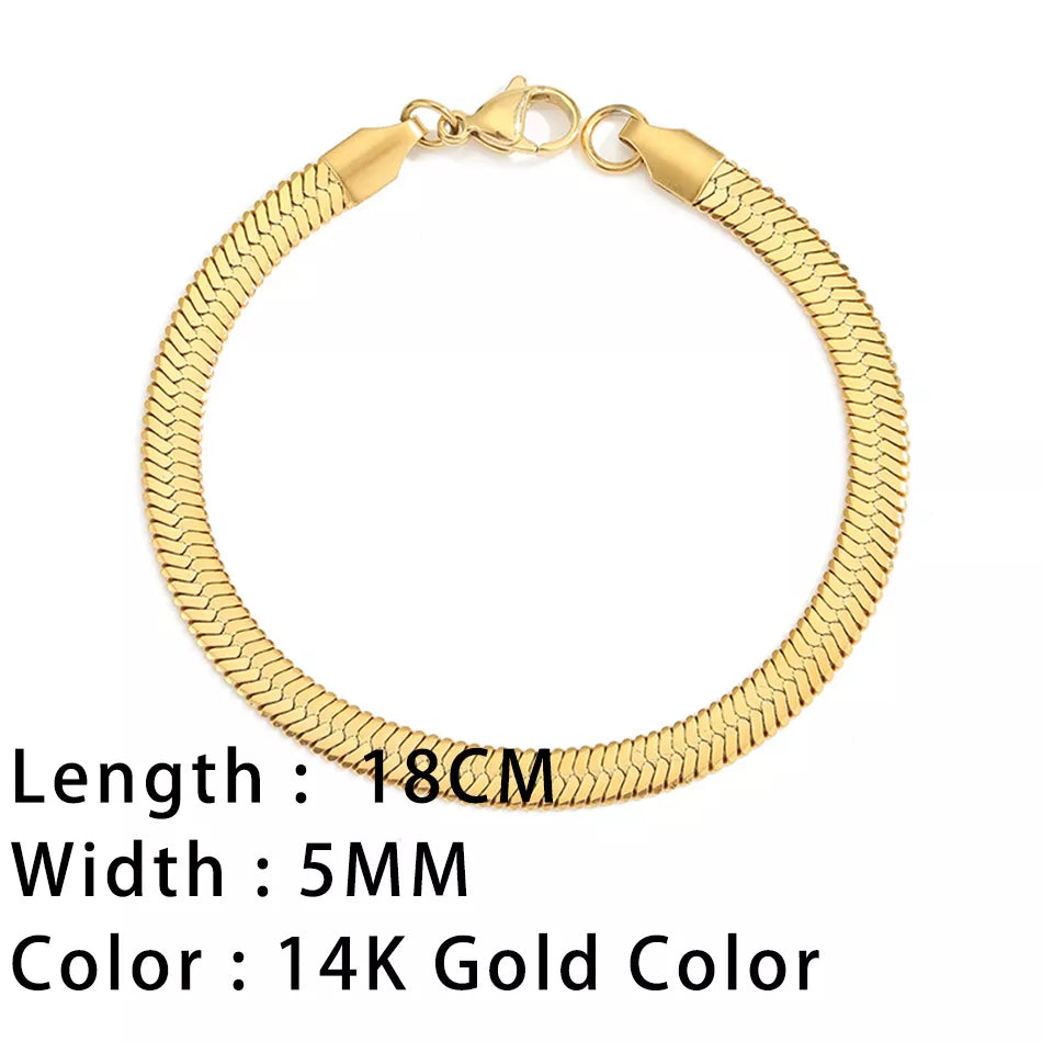  Discover timeless snake chain bracelets designed for women, featuring a trendy gold-plated stainless steel Cuban chain bracelet. Perfect for gifting to stylish women who appreciate quality jewelry.