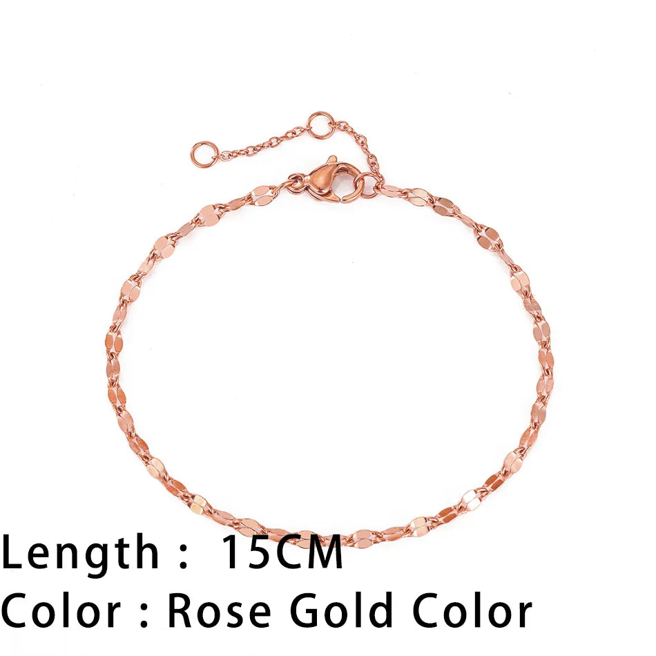 Discover timeless snake chain bracelets designed for women, featuring a trendy gold-plated stainless steel Cuban chain bracelet. Perfect for gifting to stylish women who appreciate quality jewelry.