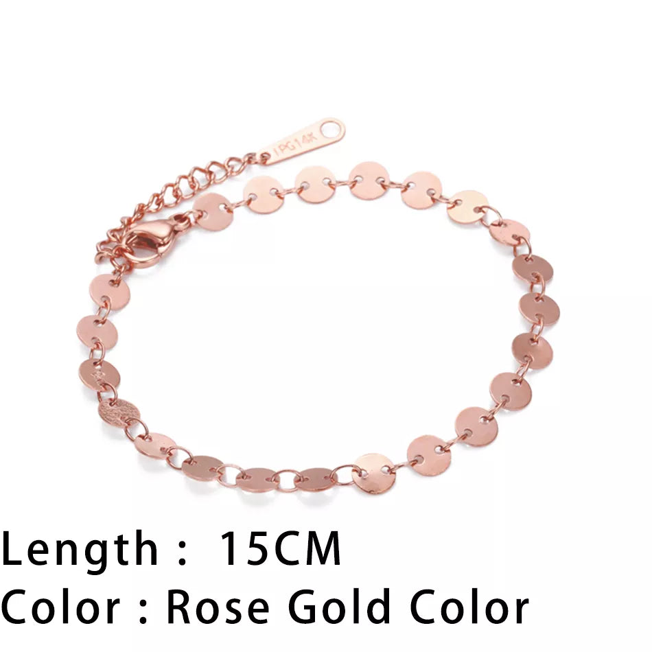  Discover timeless snake chain bracelets designed for women, featuring a trendy gold-plated stainless steel Cuban chain bracelet. Perfect for gifting to stylish women who appreciate quality jewelry.