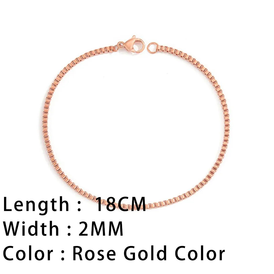  Discover timeless snake chain bracelets designed for women, featuring a trendy gold-plated stainless steel Cuban chain bracelet. Perfect for gifting to stylish women who appreciate quality jewelry.
