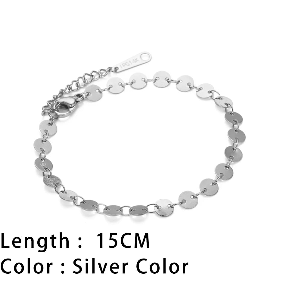  Discover timeless snake chain bracelets designed for women, featuring a trendy gold-plated stainless steel Cuban chain bracelet. Perfect for gifting to stylish women who appreciate quality jewelry.