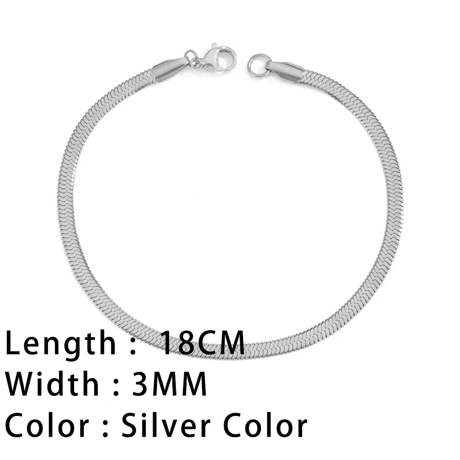  Discover timeless snake chain bracelets designed for women, featuring a trendy gold-plated stainless steel Cuban chain bracelet. Perfect for gifting to stylish women who appreciate quality jewelry.