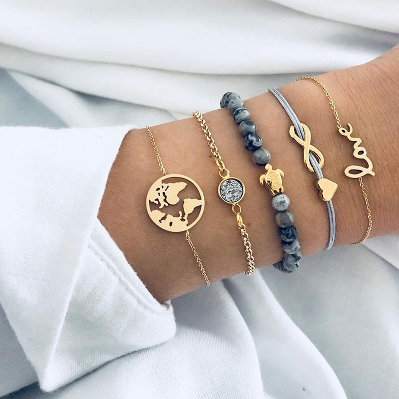 Spectacularly crafted out of copper, this fashion-forward bracelet is unisex and universally compatible. Boasting a lobster-claw fastening and a rope chain, the Vintage Boho Charm Bracelet is an exquisite addition to any wardrobe!