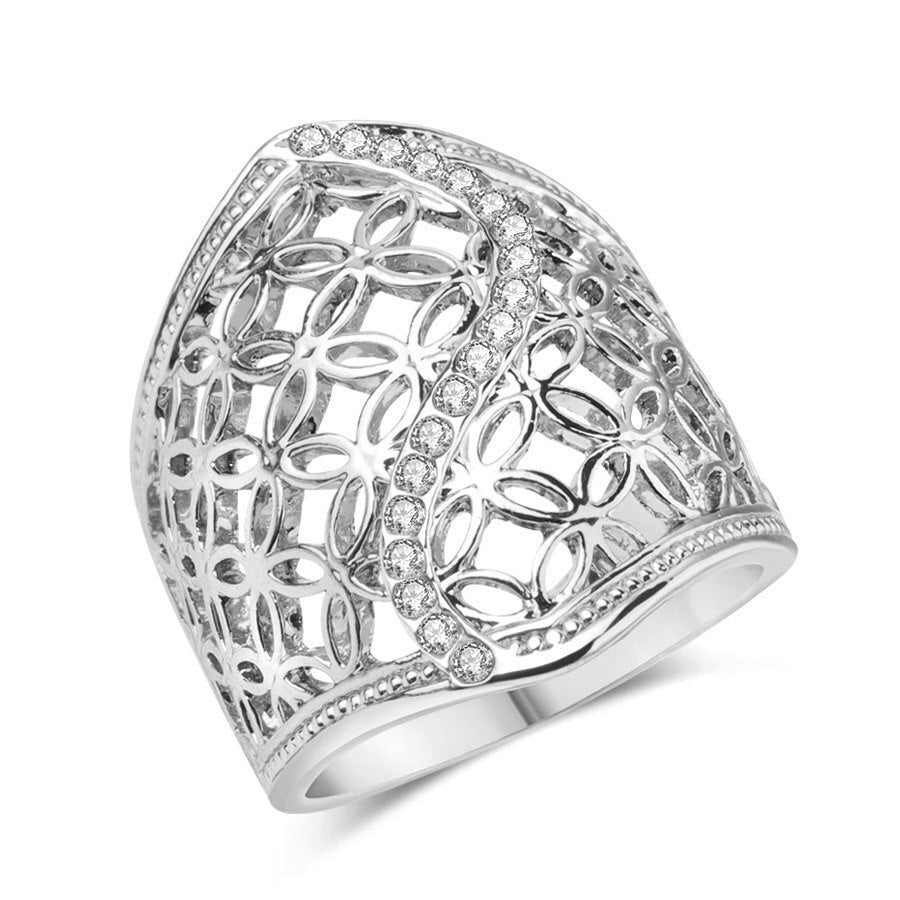 Discover this classic ring design with a surface width of 28MM, crafted for fashionable and stylish women. Its oval shape and pattern make for a stunning look, plus it provides the perfect function as a ring. Get yours today!