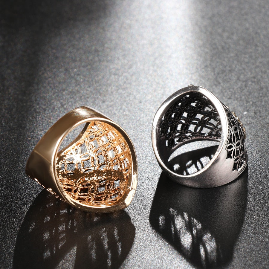 Discover this classic ring design with a surface width of 28MM, crafted for fashionable and stylish women. Its oval shape and pattern make for a stunning look, plus it provides the perfect function as a ring. Get yours today!