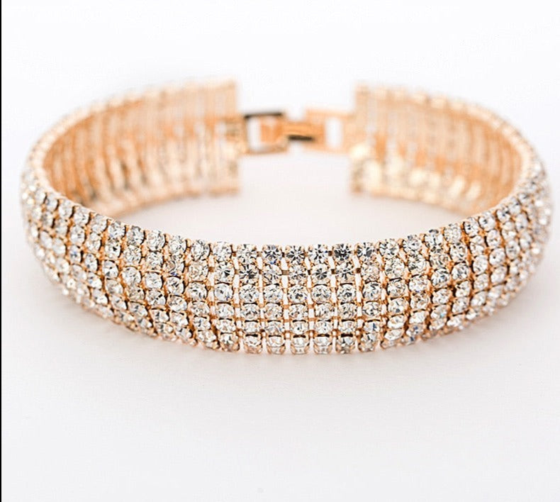 Stunning snake chain and rhinestone bracelets crafted with zinc alloy for a New Fashion look. This gorgeous bracelet is just right for Women, featuring a Toggle-clasps closure and Link Chain design.