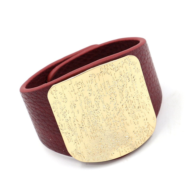 Equip yourself with this extraordinary Adjustable Leather Bracelet Women with a unique Geometric shape and the finest Tibetan silver, Copper Metal and PVC leather. Experience elegance and sophistication with this Fashionable Bangles piece!
