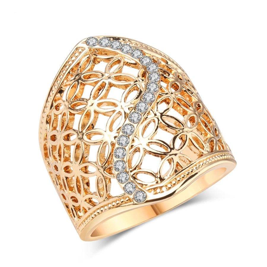 Discover this classic ring design with a surface width of 28MM, crafted for fashionable and stylish women. Its oval shape and pattern make for a stunning look, plus it provides the perfect function as a ring. Get yours today!