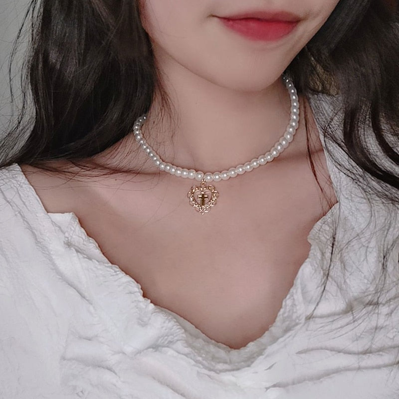 Magnificently crafted, this Round Choker Necklace is made from Alloy and Pearls. The perfect addition to any wardrobe, this Necklace adds an exquisite touch to any ensemble and is sure to make heads turn! Seize this beautiful item today to add a unique fashion statement to your look.
