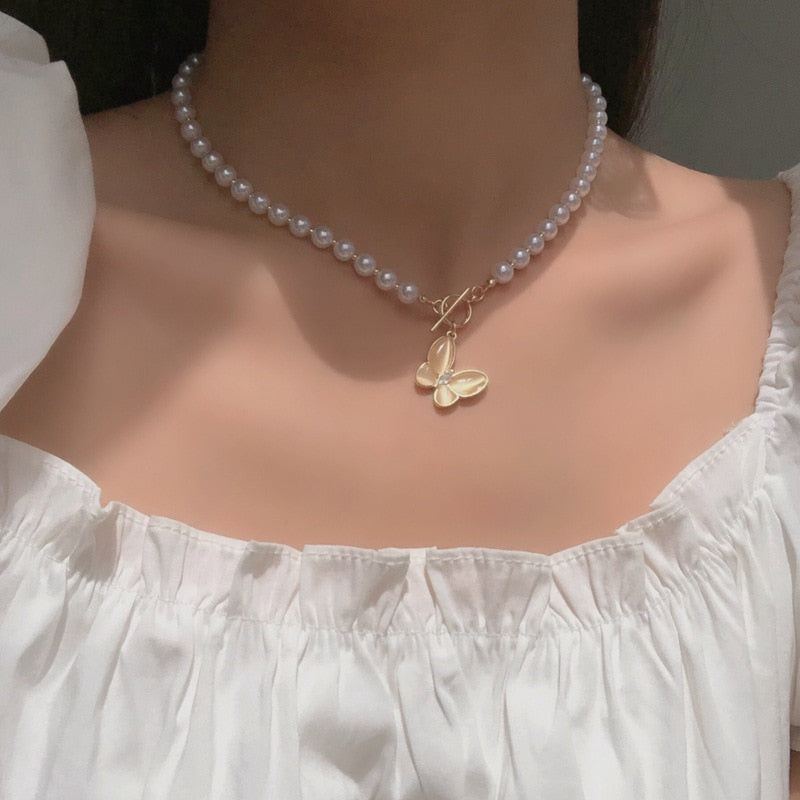 Magnificently crafted, this Round Choker Necklace is made from Alloy and Pearls. The perfect addition to any wardrobe, this Necklace adds an exquisite touch to any ensemble and is sure to make heads turn! Seize this beautiful item today to add a unique fashion statement to your look.
