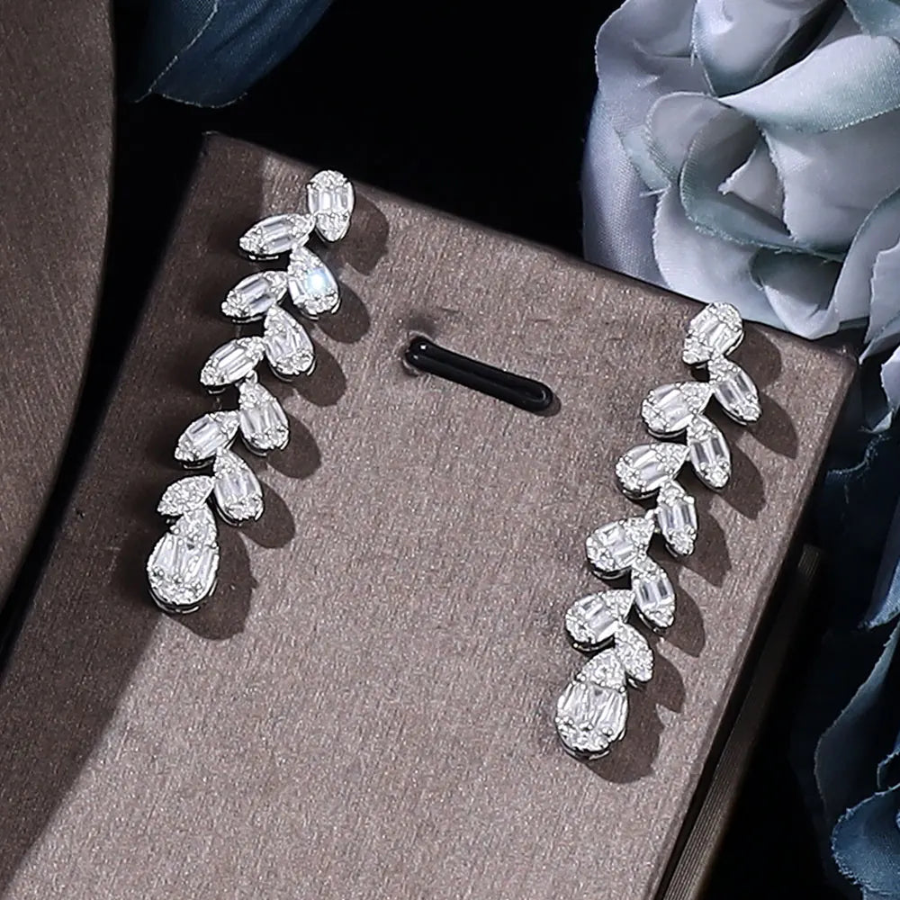 Elevate your wedding ensemble with our stunning zirconia jewelry set, featuring a necklace and earrings. This elegant bridal jewelry set is designed for women who appreciate timeless beauty and comes with free shipping.