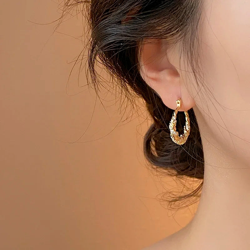 1pair New Design Light Luxury Unique Zircon Winding Hoop Earrings Fashion Women Elegant Gold Color Metal Jewelry Gifts
