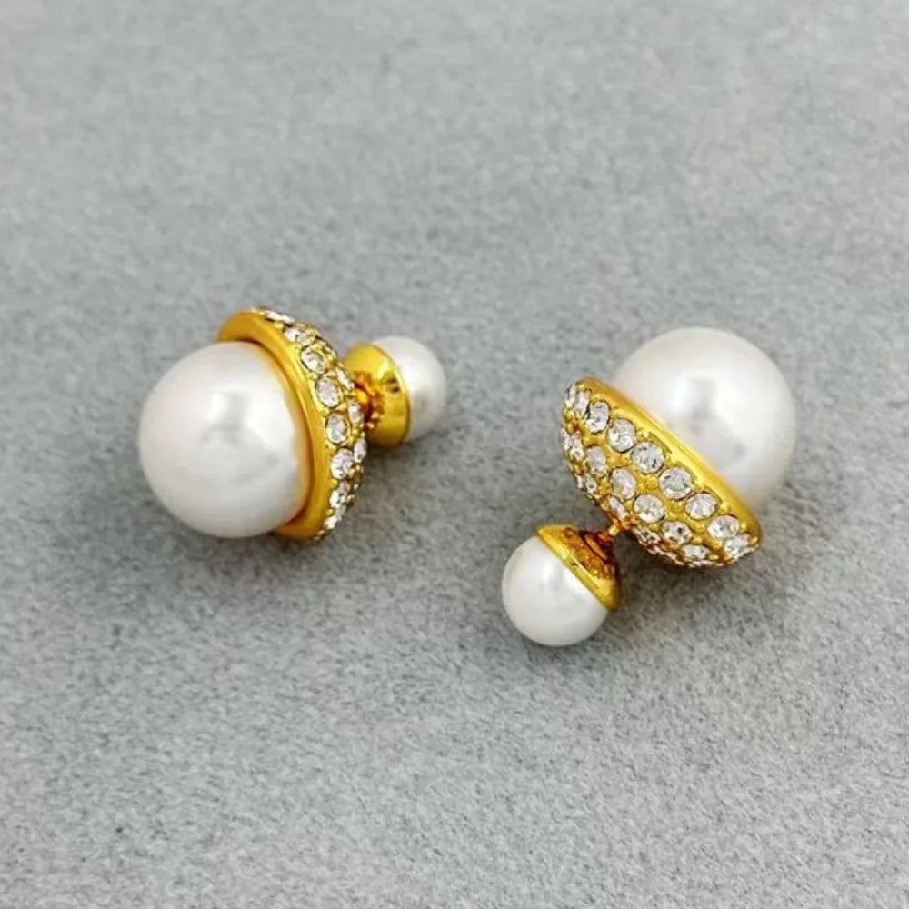 A stunning collection of elegant and luxurious women's jewelry with our fashion pearl earrings. These sweet and classic pearl earrings are adorned with sparkling zircon stones, making them the perfect accessory for any party or banquet. Explore our wholesale options and find the ideal gift for someone special.