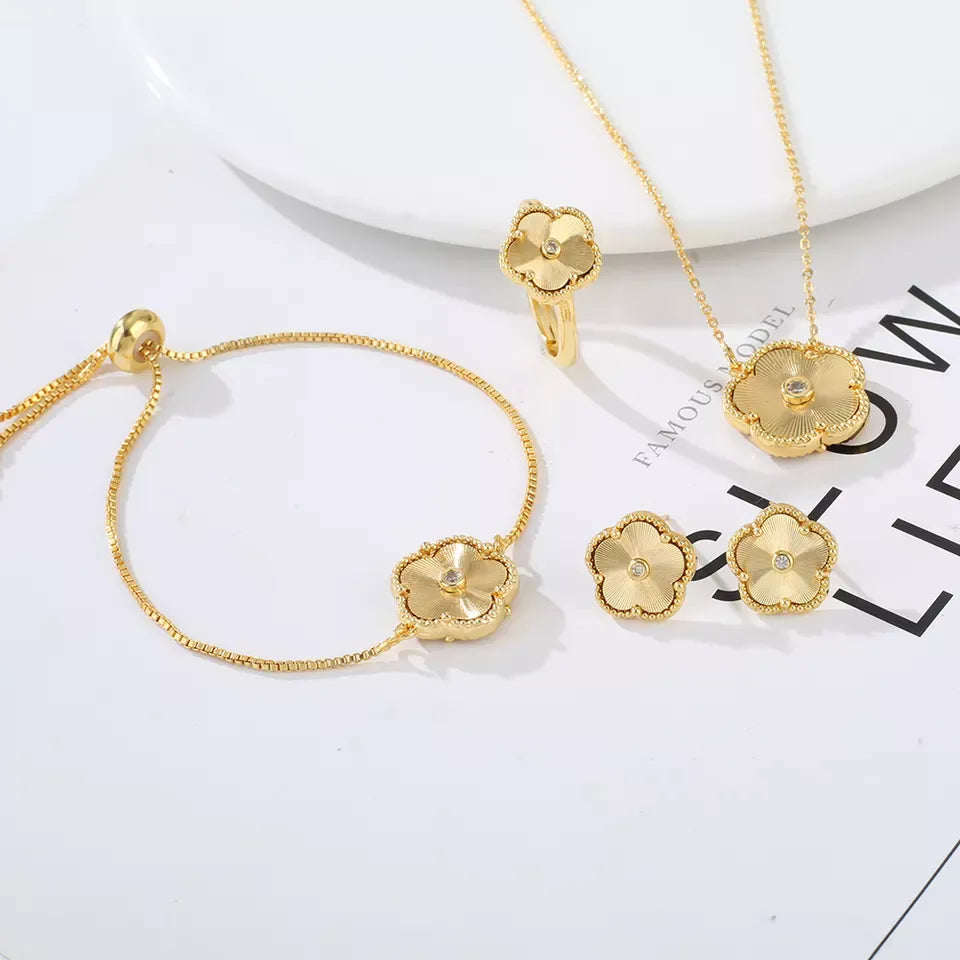 Hot Sale Low Price 18K Gold Plated Clover Flower Necklace Earrings Bracelet Ring Women Set High Quality Luxury Bride Gift Clover