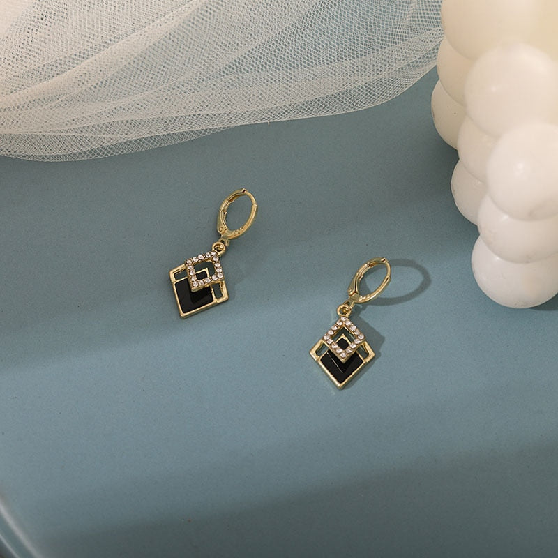 Black Rhombus Pendants Earrings