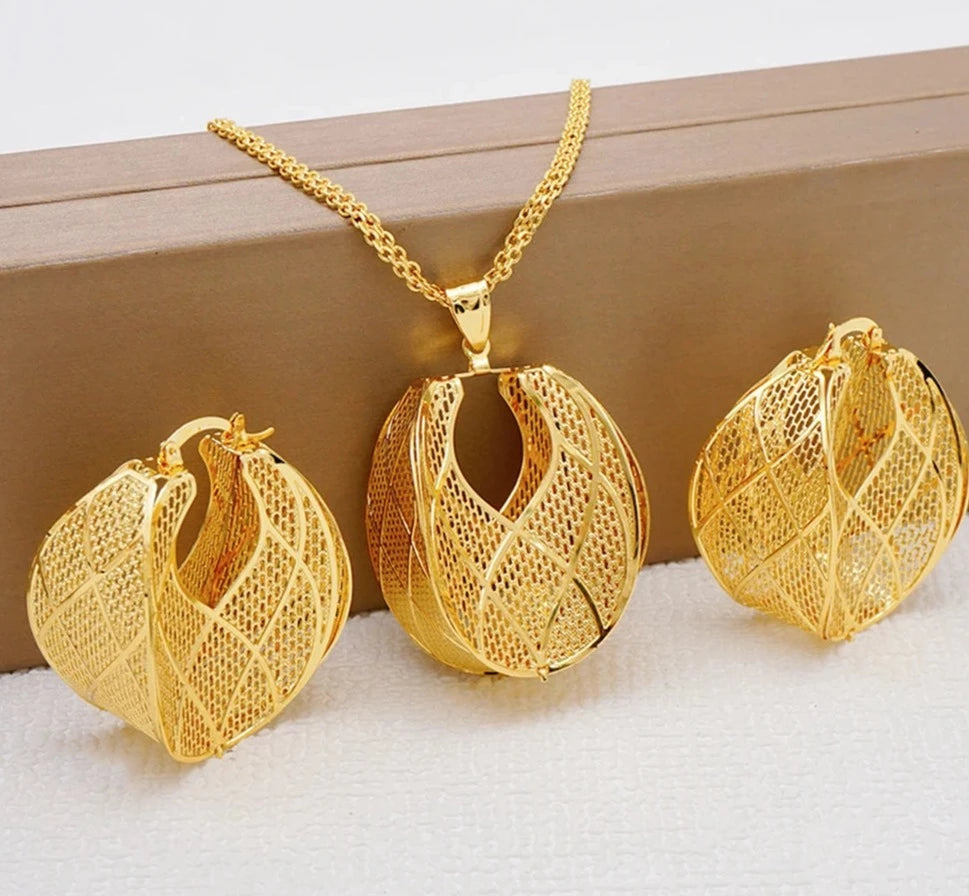 Fashion Dubai Jewelry Sets Gold Color Pendant Copper Classic Earrings Necklace For Women Daily Wear Party Anniversary Gifts