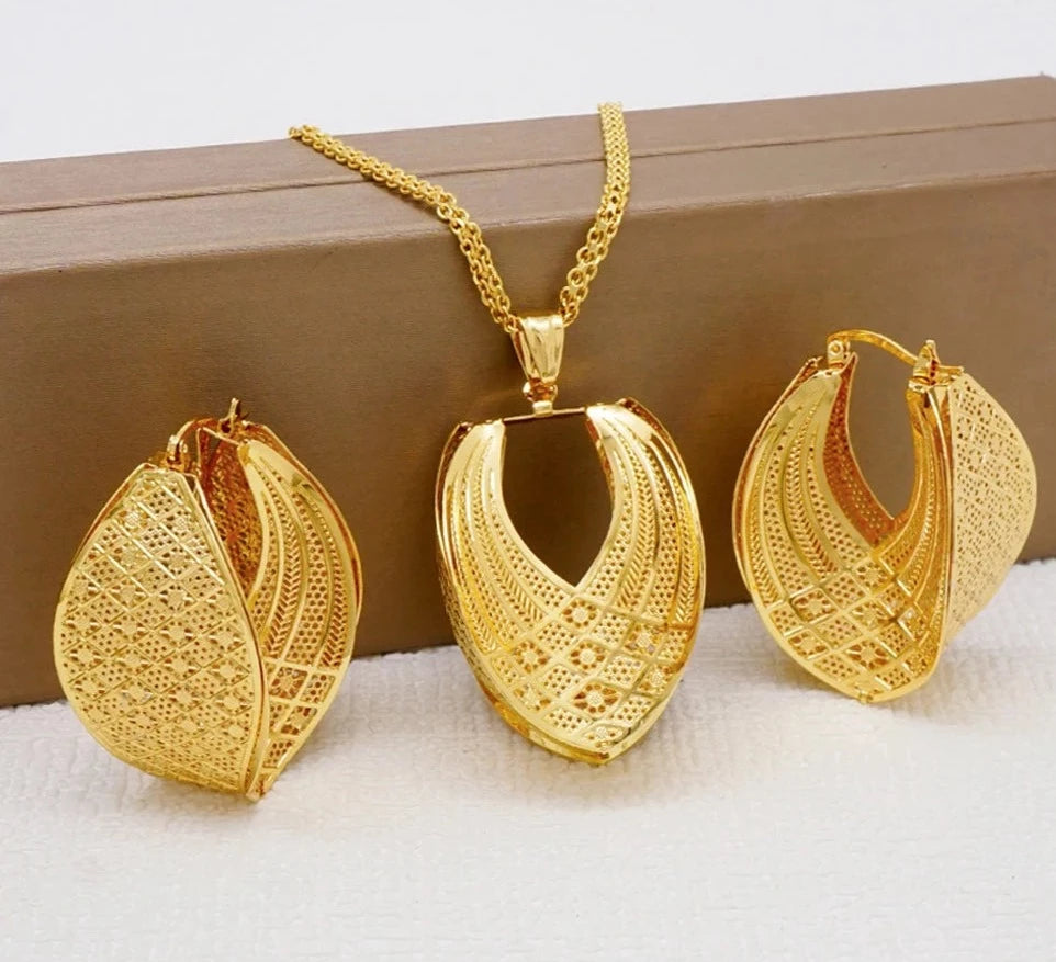 Fashion Dubai Jewelry Sets Gold Color Pendant Copper Classic Earrings Necklace For Women Daily Wear Party Anniversary Gifts