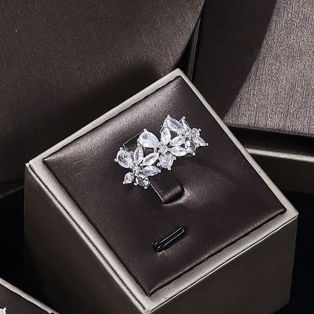 2025 new four-piece cubic zirconia bridal jewelry set women's party, luxury Dubai crystal wedding hot sale in Central Asia