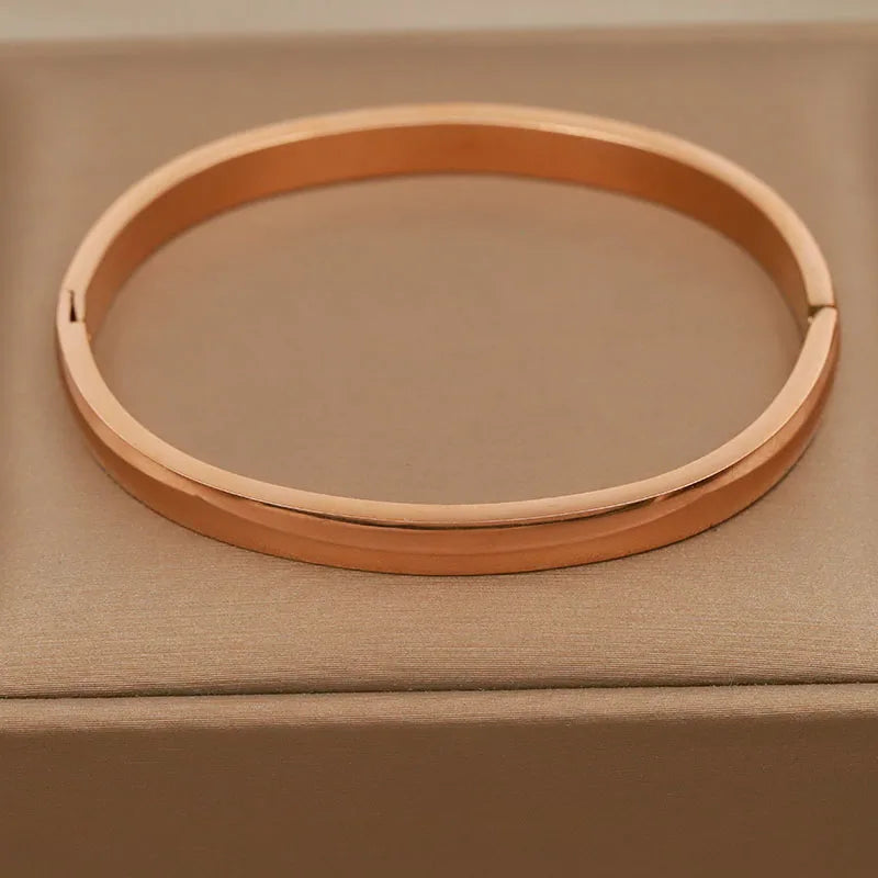 Classic Stainless Steel Simple Style Smooth Charm Bracelet for Women Bracelets Rust-proof Wrist Jewelry Gift Party