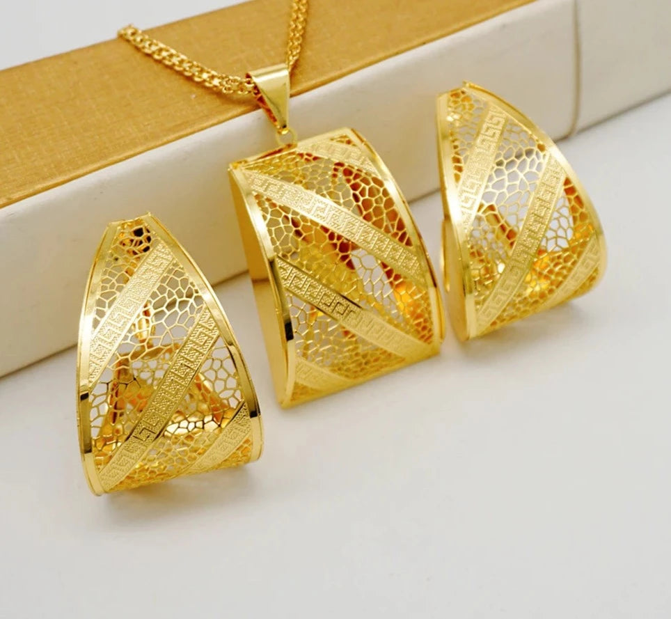 Fashion Dubai Jewelry Sets Gold Color Pendant Copper Classic Earrings Necklace For Women Daily Wear Party Anniversary Gifts