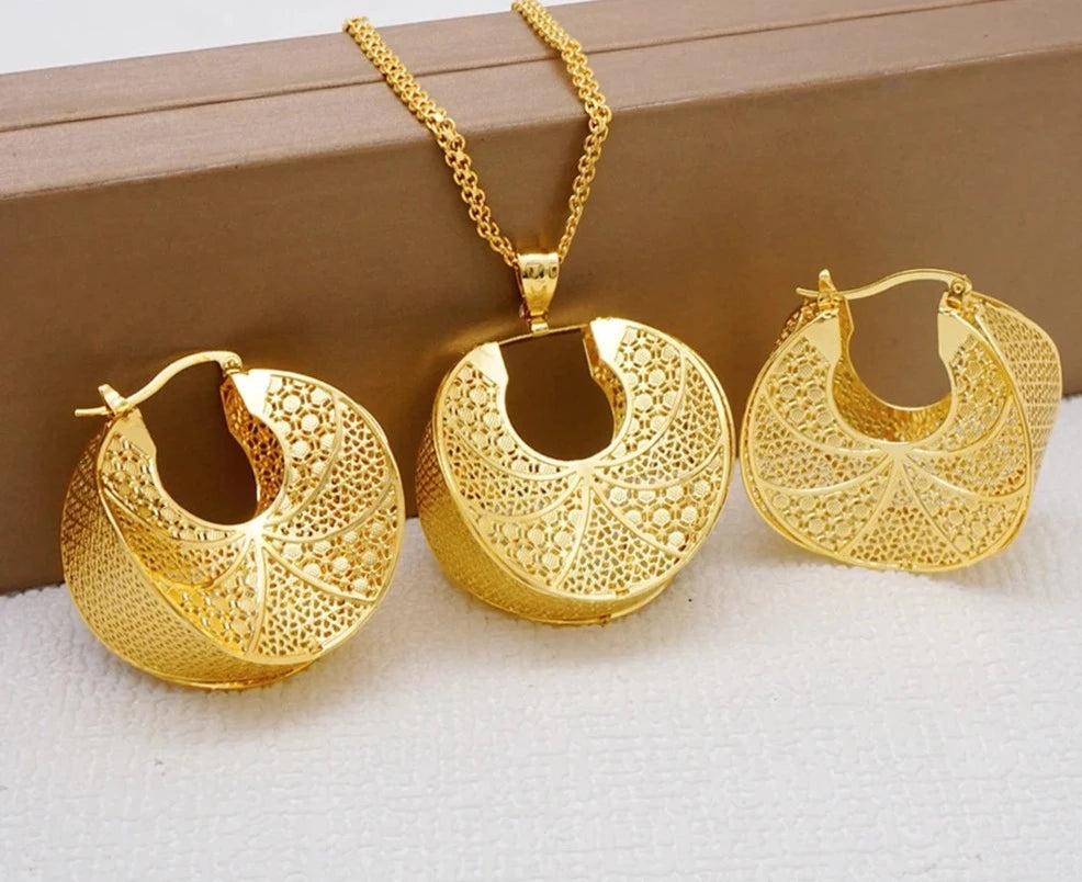 Fashion Dubai Jewelry Sets Gold Color Pendant Copper Classic Earrings Necklace For Women Daily Wear Party Anniversary Gifts