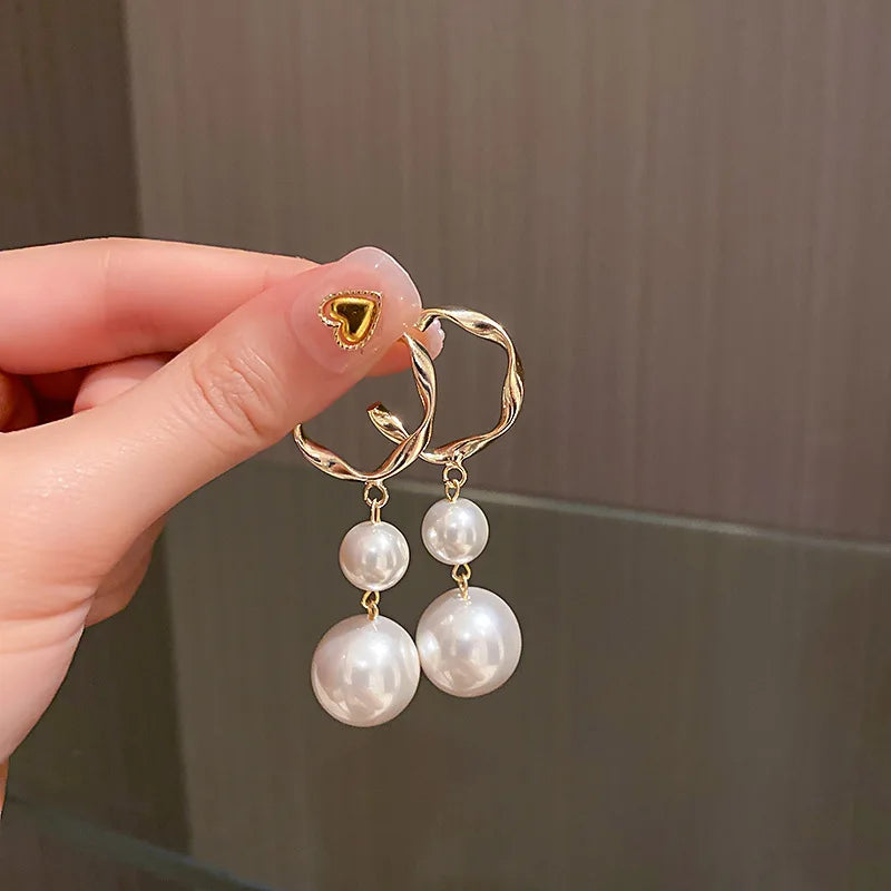 2025 New Inlaid Rhinestone Pearl Stud Earrings Women Personality Fashion Unique Design Earrings Wedding Jewelry Birthday Gift