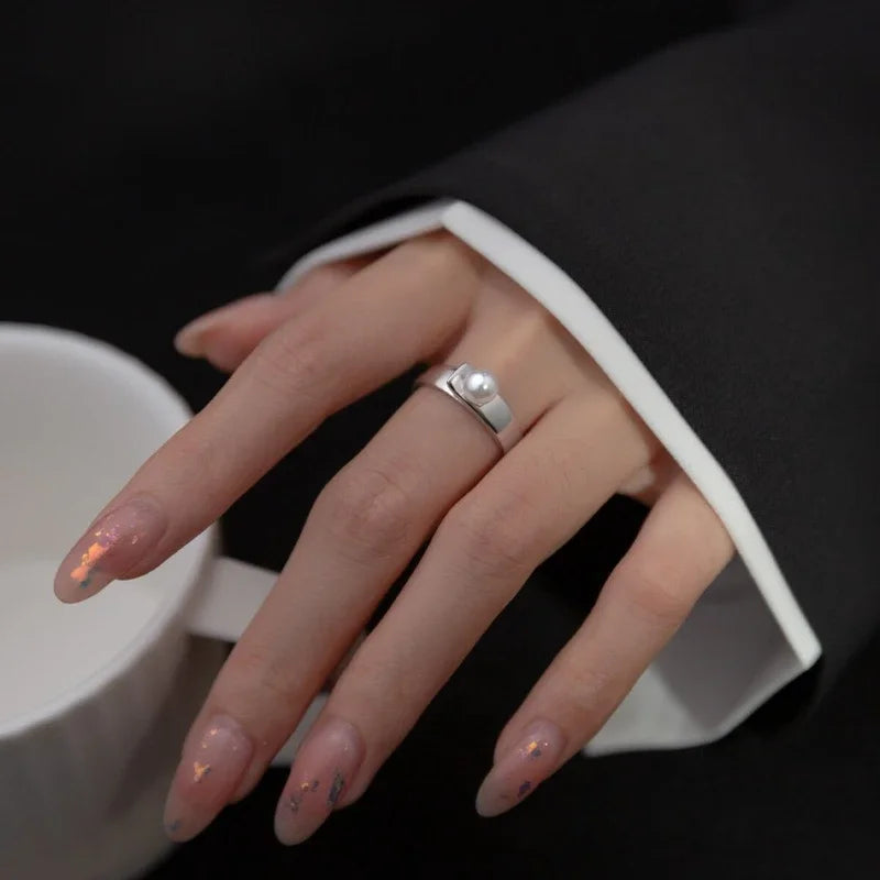 Luxury Fashion Jewelry Simple Smooth Pearl Women's Ring Bride's Wedding and Engagement Gifts Costume Jewelery Woman Female Ring