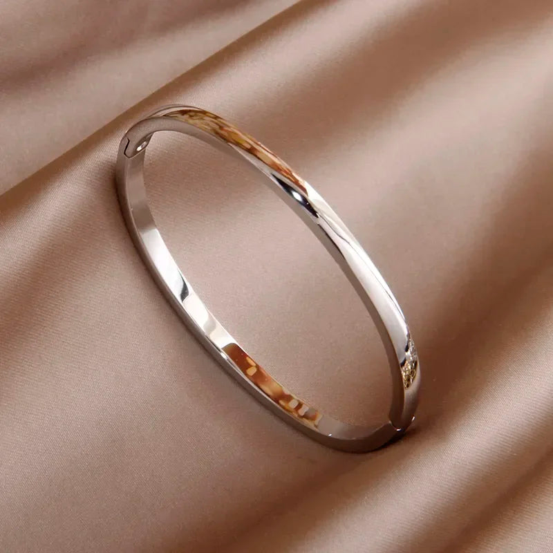 Classic Stainless Steel Simple Style Smooth Charm Bracelet for Women Bracelets Rust-proof Wrist Jewelry Gift Party