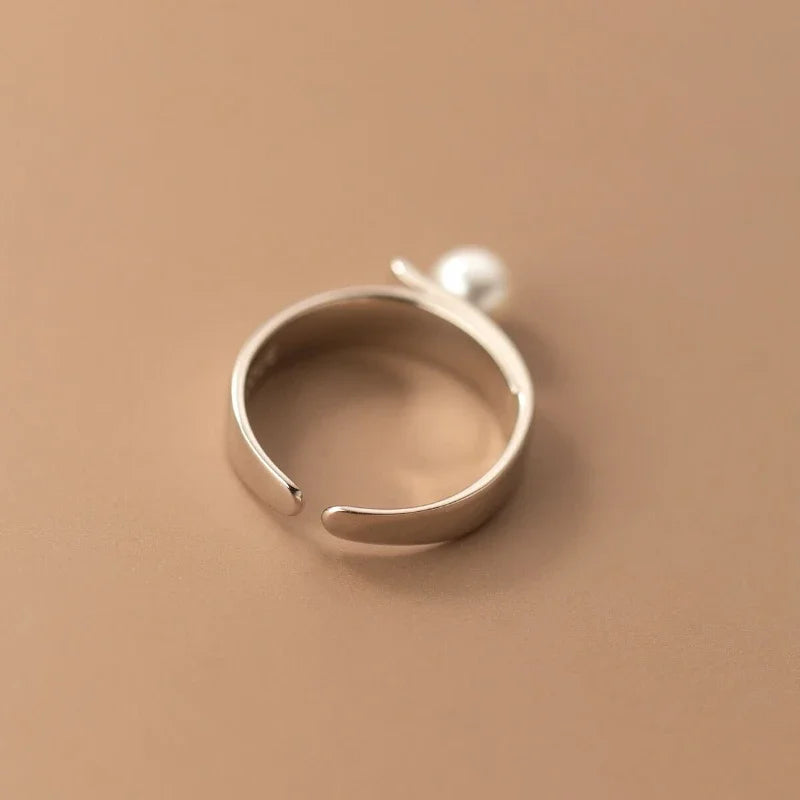 Luxury Fashion Jewelry Simple Smooth Pearl Women's Ring Bride's Wedding and Engagement Gifts Costume Jewelery Woman Female Ring