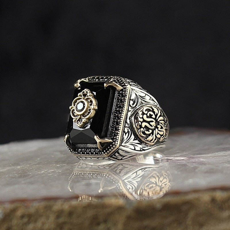 Beautifully crafted with vintage style, this metal Geometric Ring is sure to elevate your fashion rotation. Perfect for men, this piece is sure to be a stylish addition to your collection!