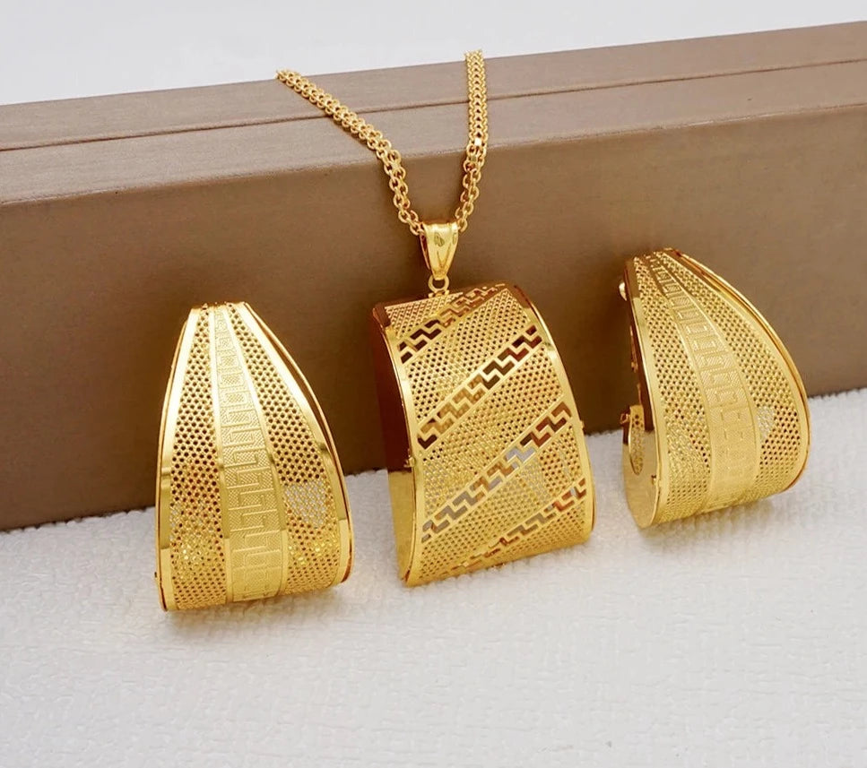 Fashion Dubai Jewelry Sets Gold Color Pendant Copper Classic Earrings Necklace For Women Daily Wear Party Anniversary Gifts