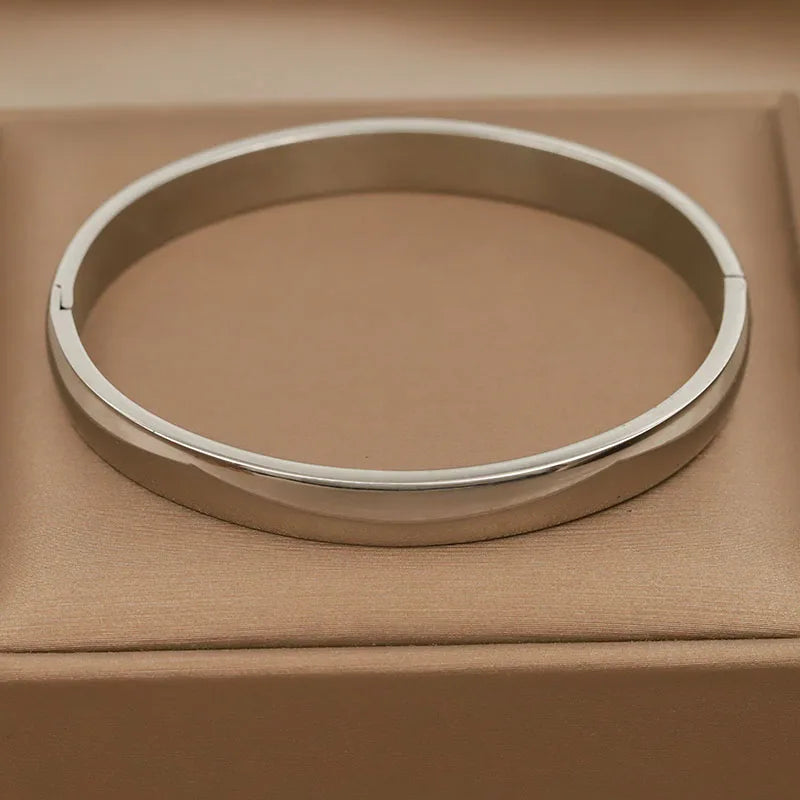 Classic Stainless Steel Simple Style Smooth Charm Bracelet for Women Bracelets Rust-proof Wrist Jewelry Gift Party