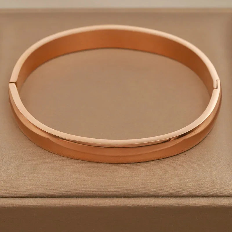 Classic Stainless Steel Simple Style Smooth Charm Bracelet for Women Bracelets Rust-proof Wrist Jewelry Gift Party