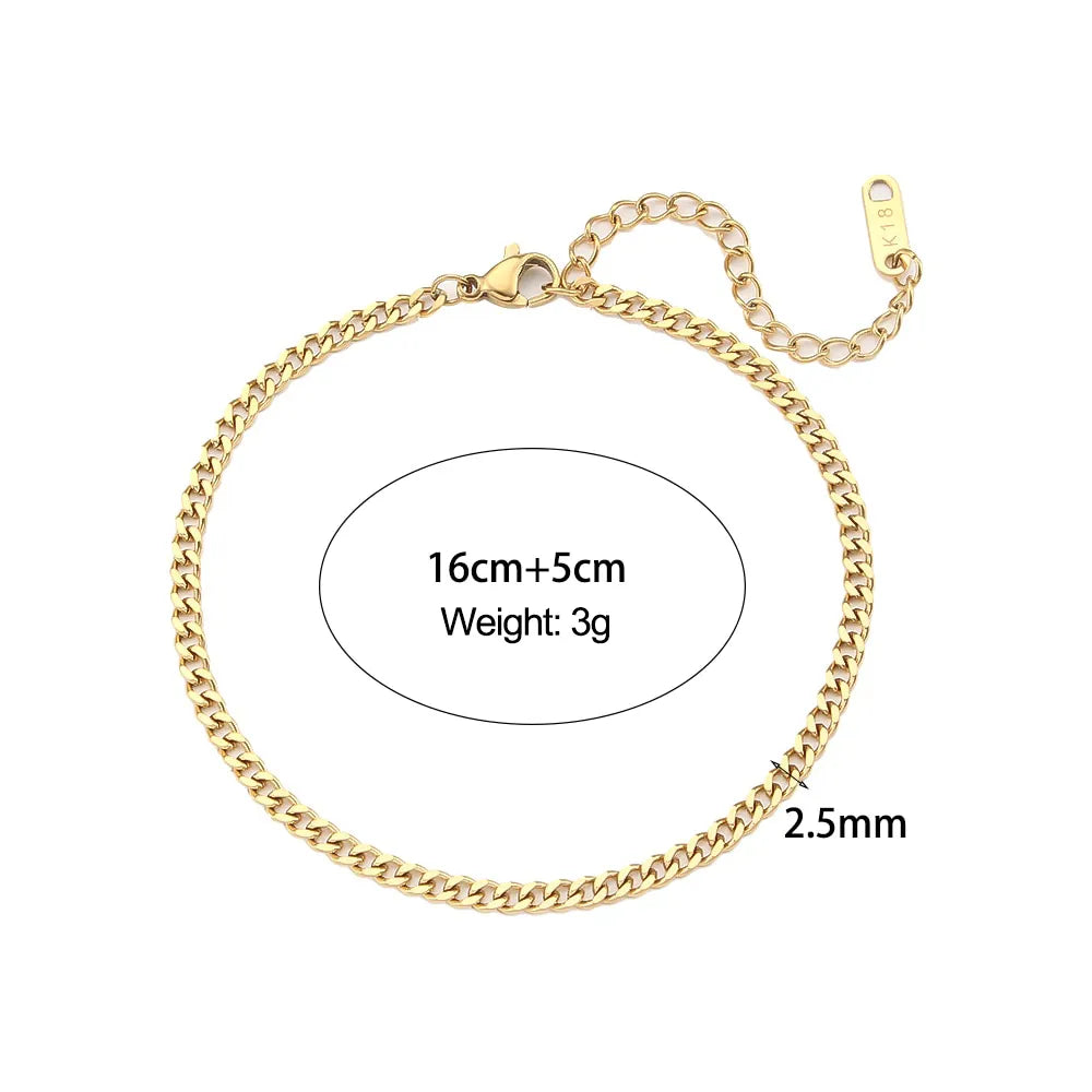 The perfect accessory for men with this minimalist gold bracelet. Crafted from high-quality stainless steel 316L and plated with 18k gold, this street-style Cuban chain bracelet is not only stylish but also durable. Suitable for both men and women, it adds a touch of elegance to any outfit.