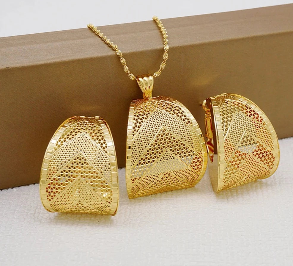 Fashion Dubai Jewelry Sets Gold Color Pendant Copper Classic Earrings Necklace For Women Daily Wear Party Anniversary Gifts