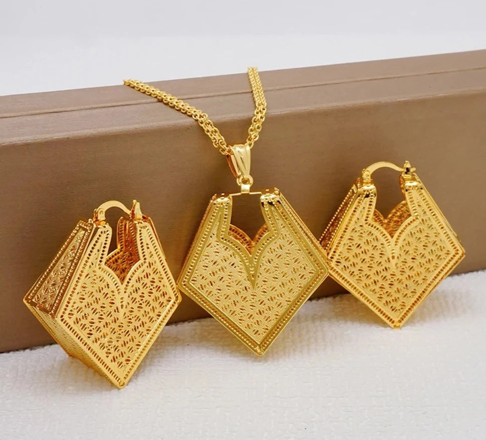 Fashion Dubai Jewelry Sets Gold Color Pendant Copper Classic Earrings Necklace For Women Daily Wear Party Anniversary Gifts