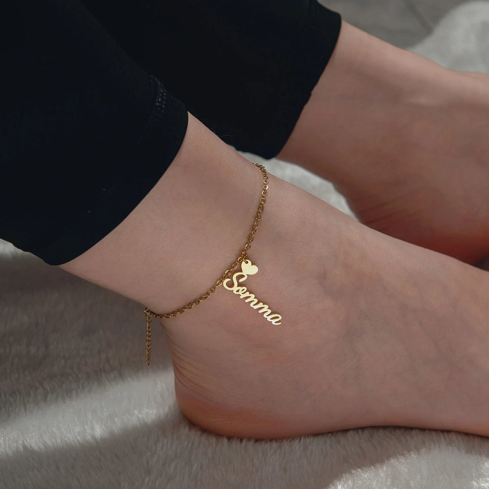 Elevate your style with a custom name anklet that is designed to be personalized just for you. Crafted from durable stainless steel, this anklet features a thick leg chain and measures 18cm in length. The addition of letter charms adds a touch of charm and uniqueness, making it an ideal customized gift for women.