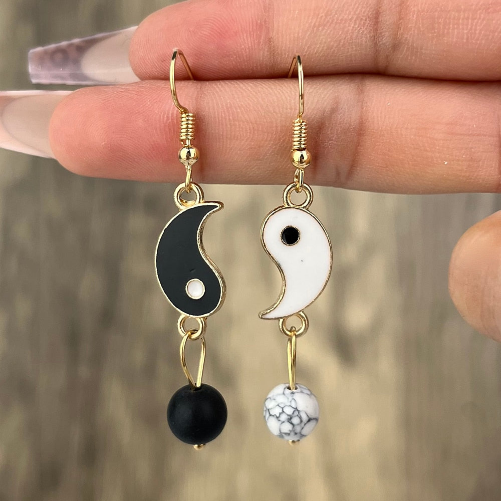 Capture attention with these striking Punk-style drop earrings! Expertly crafted from zinc alloy and metal, they'll make a fashion-forward statement with every wear. Perfect for women, these earrings are sure to be a show-stopper!